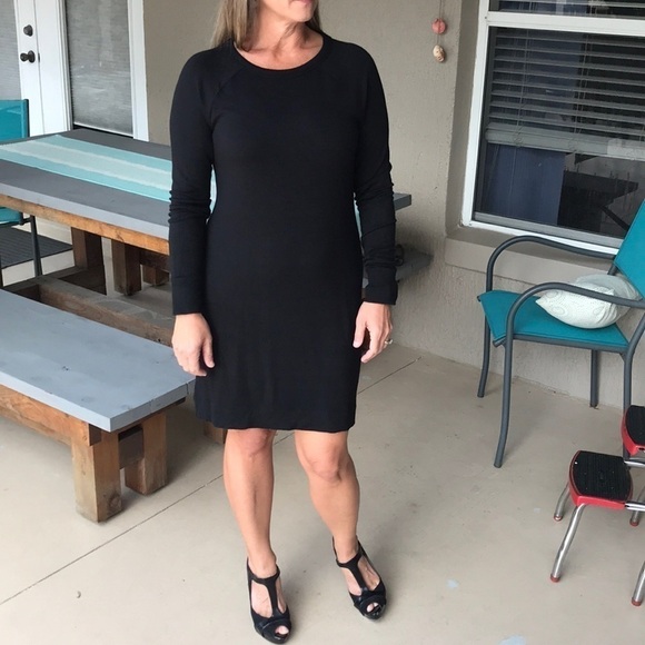 Lou & Grey Dresses & Skirts - Lou & Grey Long‎ Sleeve Black Dress